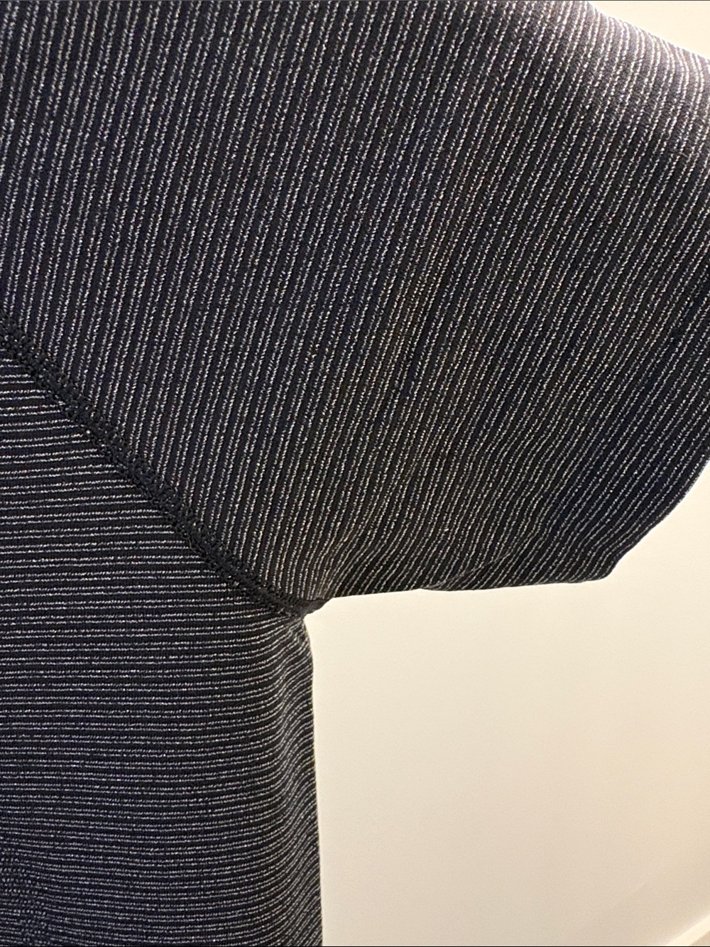 Lululemon Swiftly Tech ~ 4 ~ Black Sparkle - Picture 5 of 15